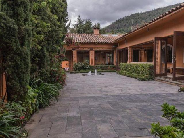 Casa de descanso en Huxquilucan: naturaleza, confort y amplitud