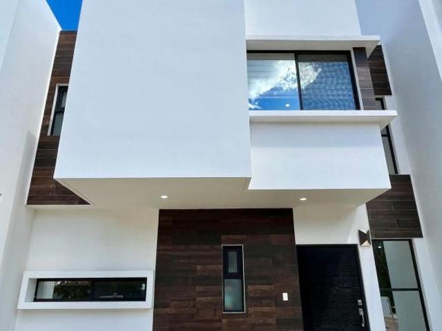 Casa de Lujo con 3 Recámaras cerca de Arbolada