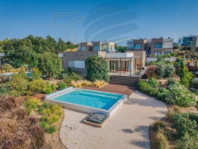 Casa venda em Estômbar, Faro