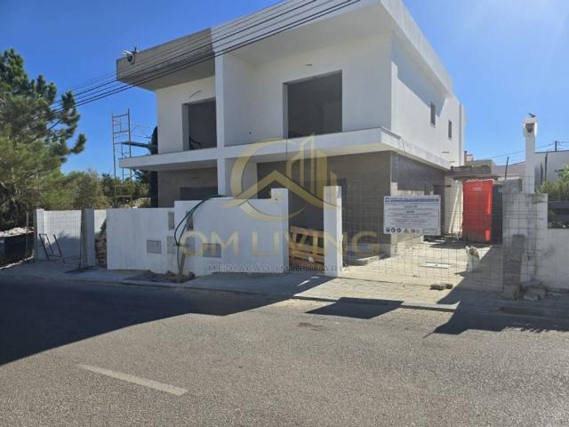 Casa venda em Fernão Ferro, Seixal