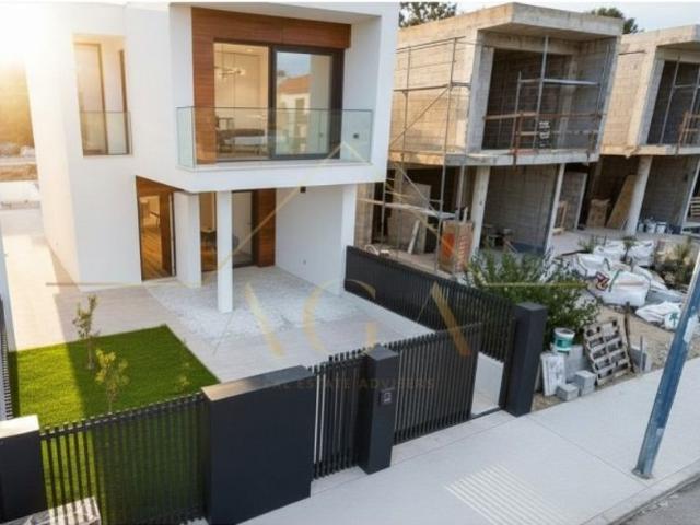 Casa venda em Britelo, Gémeos e Ourilhe, Celorico de Basto