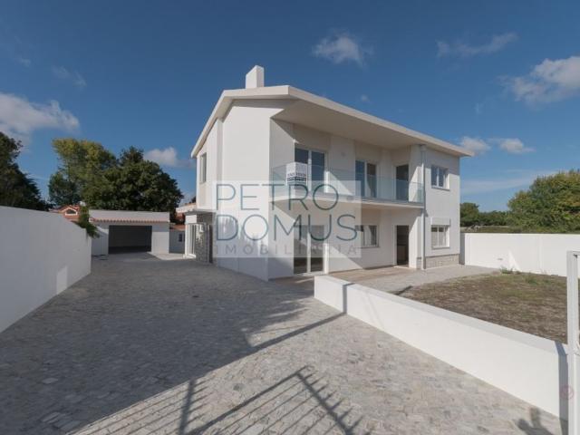 Casa venda em Marinha Grande, Leiria