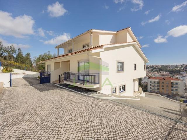 Casa venda em Guimarota, Leiria
