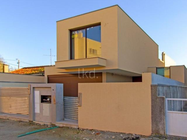 Casa venda em São Félix da Marinha, Vila Nova de Gaia