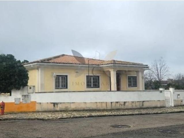Casa venda em Azeitão (São Lourenço e São Simão), Setúbal