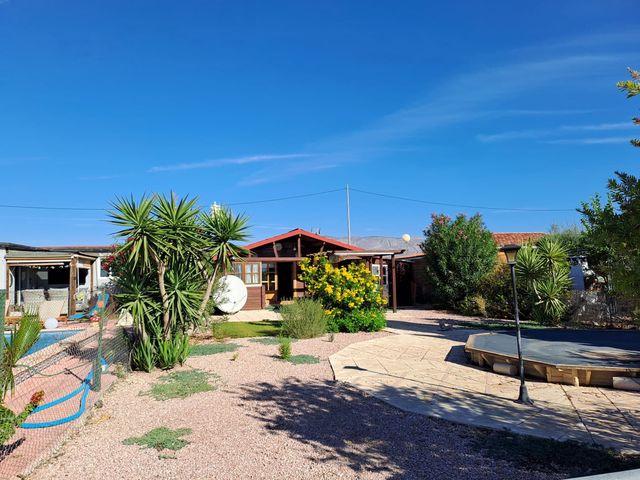 Casa en venta en Crevillent, Alacant / Alicante
