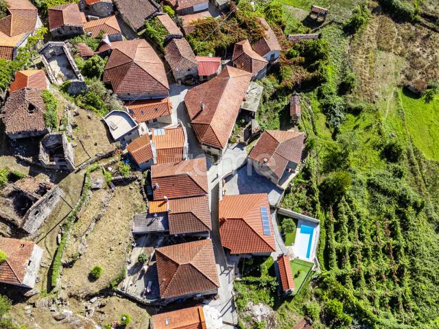 Casa venda em Gilbarbedo, Covas