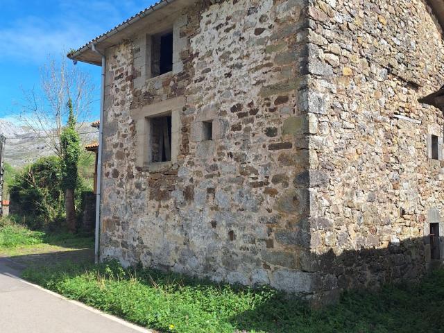 Casa en venta en San Roque De Riomiera, Cantabria