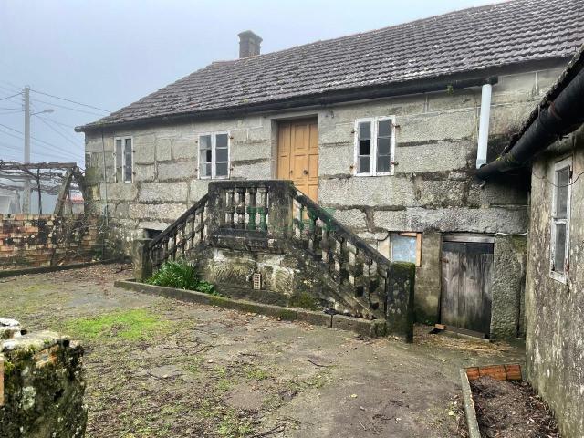 Casa en venta en A Oliveira, Vigo