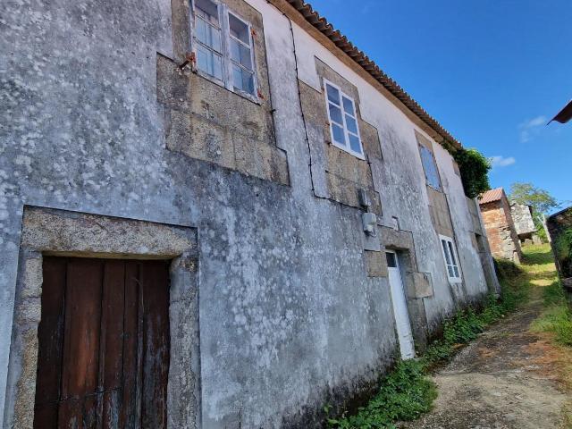 Casa en venta en Outes, Noia