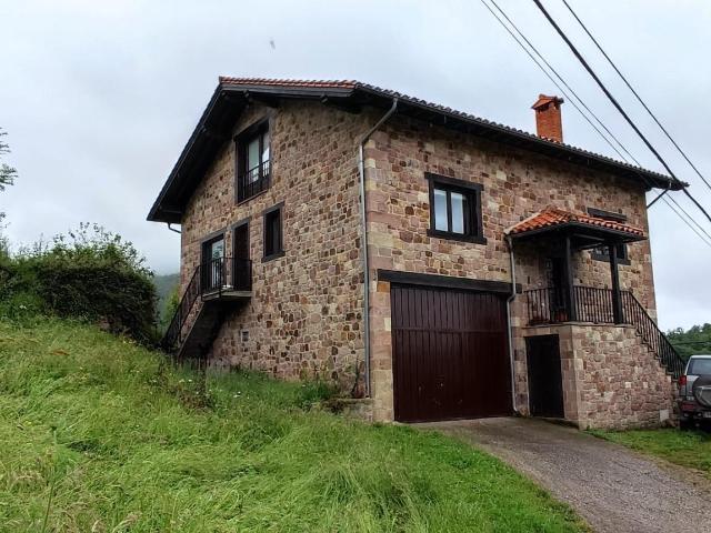 Casa en venta en Navedo, Peñarrubia