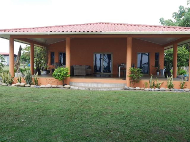 Casa de playa autosuficiente con una hectárea de terreno