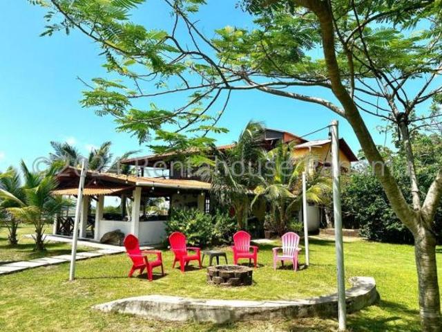 Casa de Playa de 600 m² con 4 recámaras en venta en Viento Frío Costa Arriba Colón 1496 m²