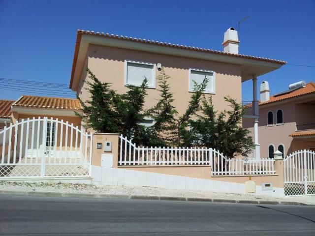Casa alugar em Oeiras, Bairro Autoconstrução