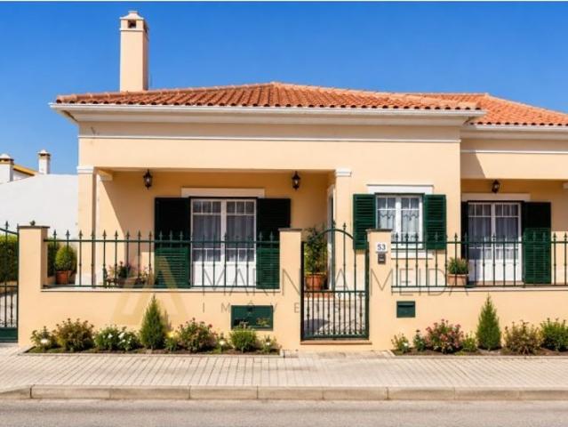 Casa venda em Azeitão (São Lourenço e São Simão), Setúbal