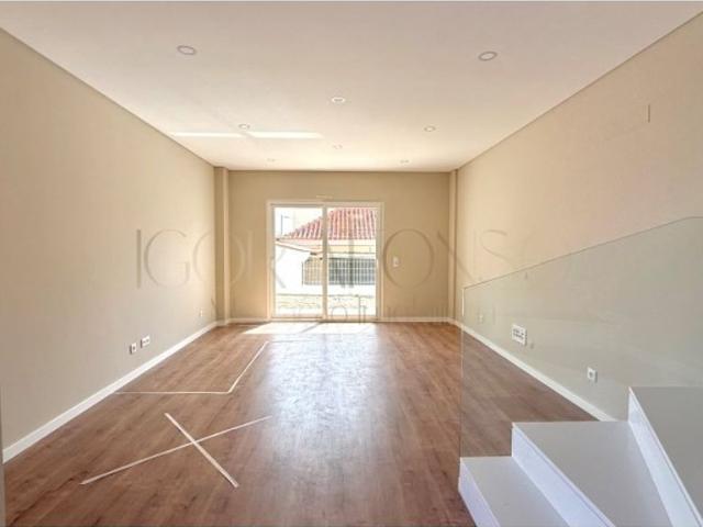 Casa venda em Fernão Ferro, Seixal