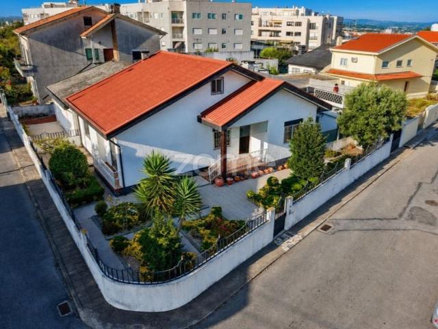 Casa venda em Avilhó, Porto