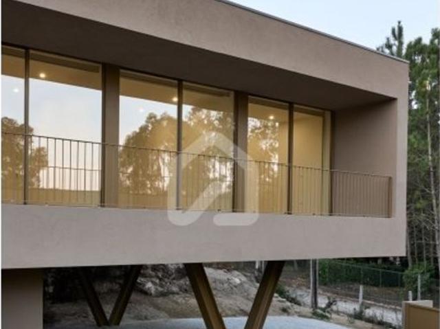 Casa venda em Centro Empresarial de Vermoim, Vila Nova de Famalicão