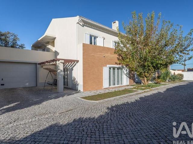 Casa venda em Azeitão (São Lourenço e São Simão), Setúbal