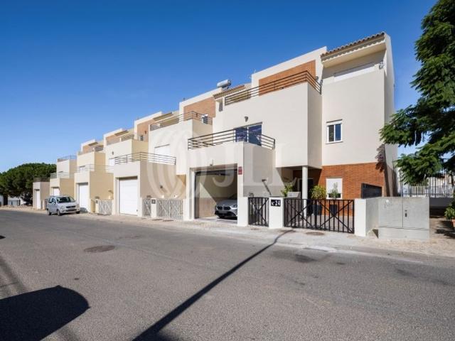 Casa venda em Quelfes, Olhão