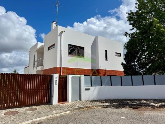 Casa alugar em Moinho Novo, Leiria