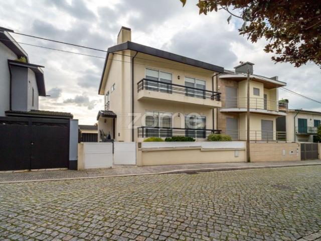 Casa venda em Maia, Vila Nova Da Telha