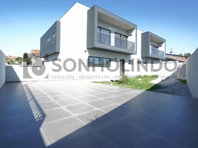 Casa venda em Maia, Gueifães