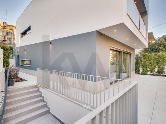 Casa venda em Torcatas, Almada