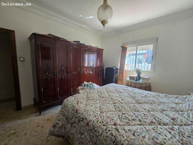 Casa en venta en Bormujos, Andalucía