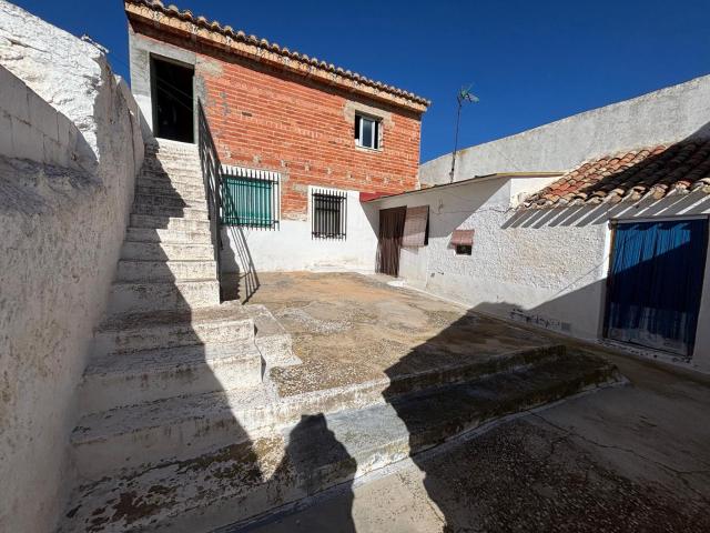 Casa en venta en Lezuza, Castilla-La Mancha