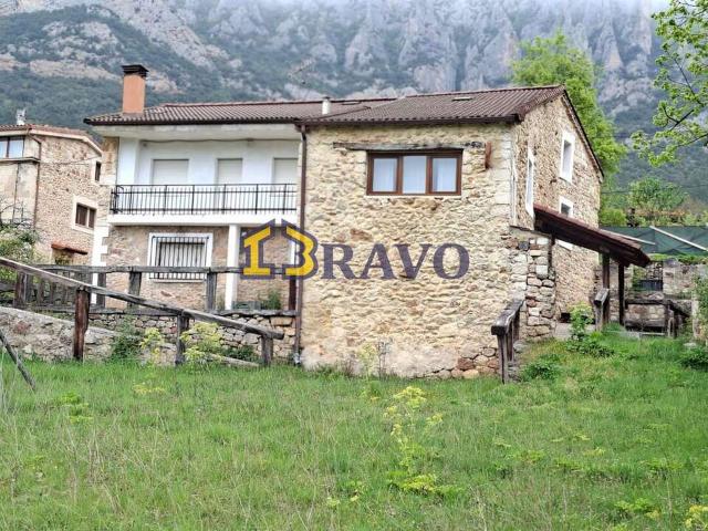 Casa en venta en Merindad De Valdivielso, Castilla y León