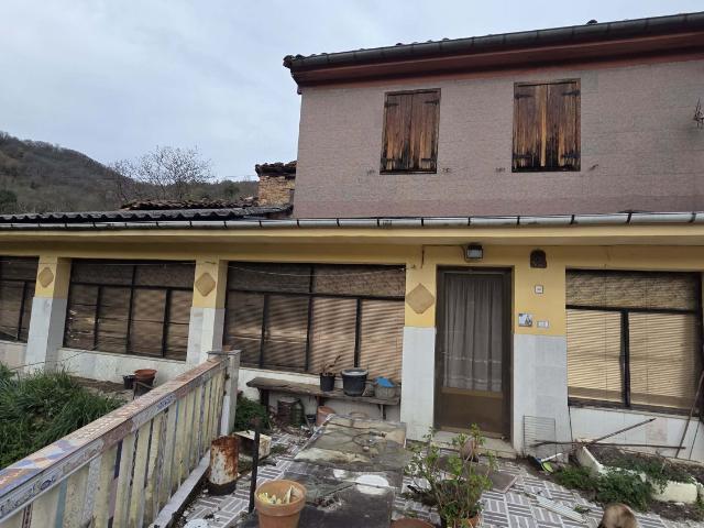 Casa en venta en El Praón, Langreo