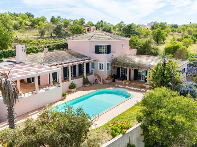 Casa venda em Estômbar, Faro