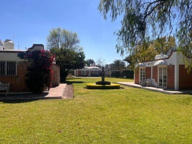 CASA DE UN NIVEL EN VENTA EN CONDOMIMIO GRANJAS EN TEQUISQUIAPAN, QUERETARO
