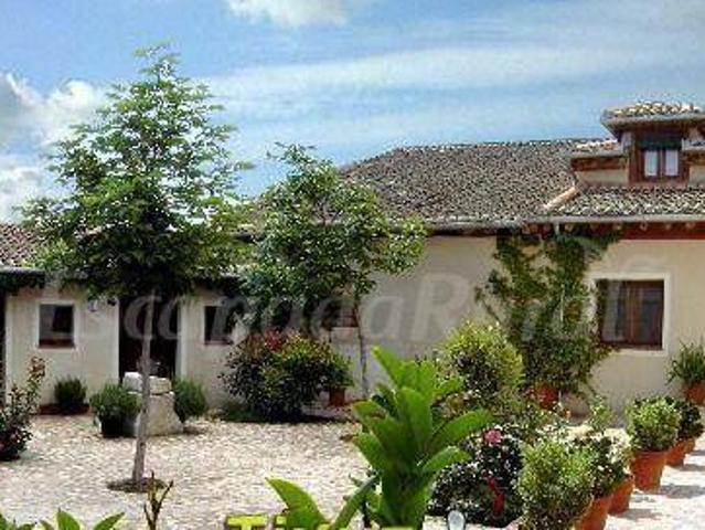 Casa en alquiler en Sangarcía