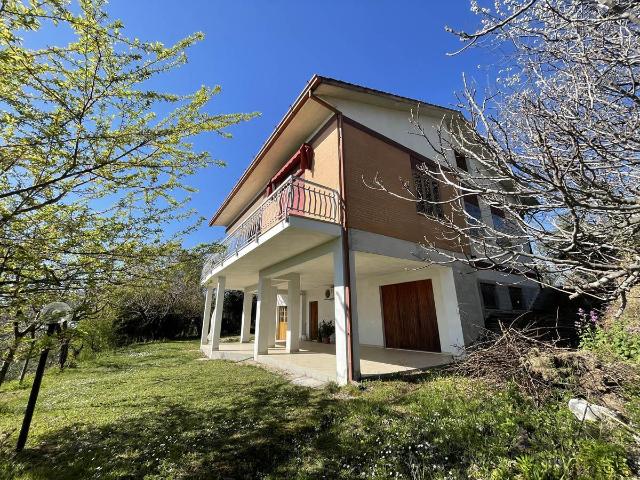 Casa in vendita a Marche, Macerata