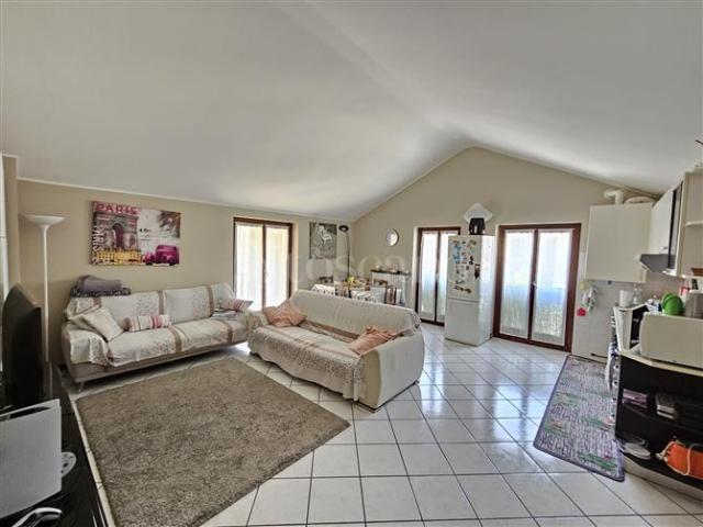 Casa in vendita a Robbiano, Giussano