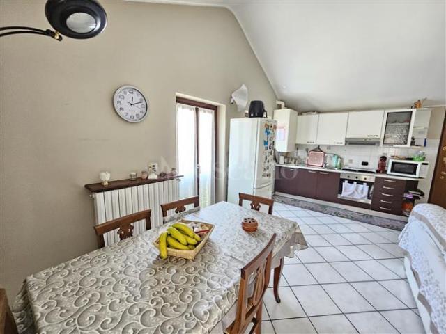 Casa in vendita a Giussano, Lombardia