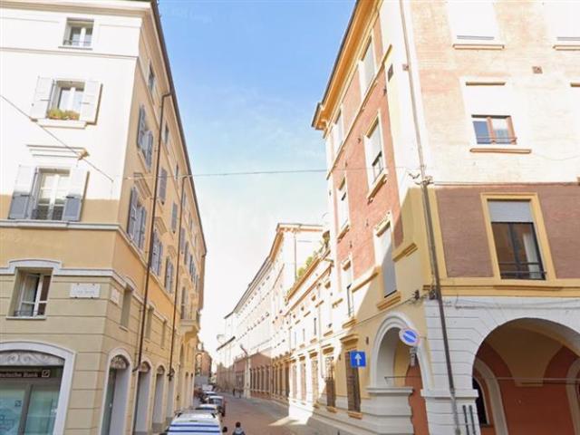 Casa in vendita a Centro Storico, Modena