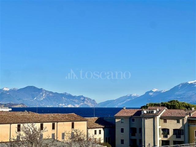 Casa in vendita a Desenzano Del Garda, Lombardia