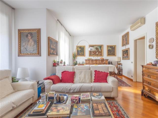 Casa in vendita a Municipio 3, Milano