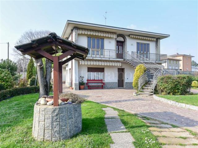 Casa in vendita a Mirabello, Cantù