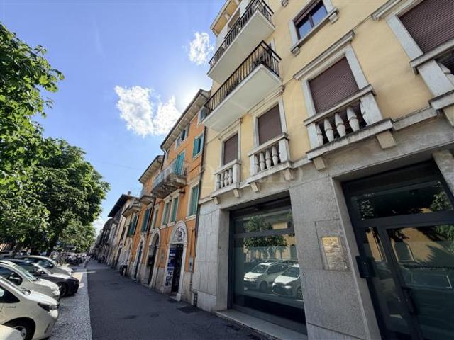 Casa in vendita a Centro storico, Brenzone