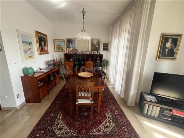 Casa in vendita a Cesano Boscone, Lombardia