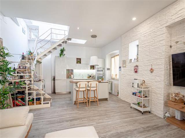 Casa in vendita a Centro Ovest, Serra Riccò