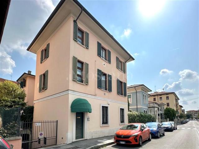 Casa in vendita a Zona Centro, Brescia