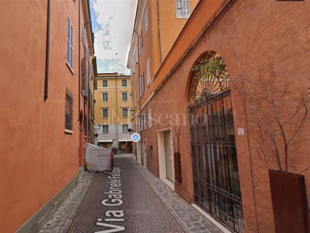 Casa in vendita a Centro Storico, Modena