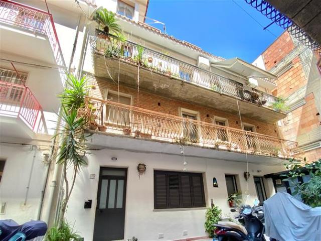 Casa in vendita a Letojanni, Sicilia