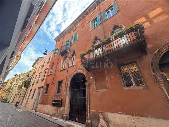Casa in vendita a Centro storico, Brenzone