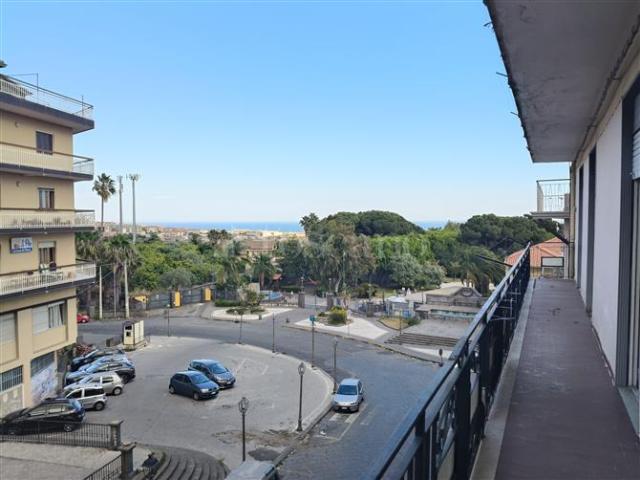 Casa in vendita a Aci Santa Lucia, Aci Catena
